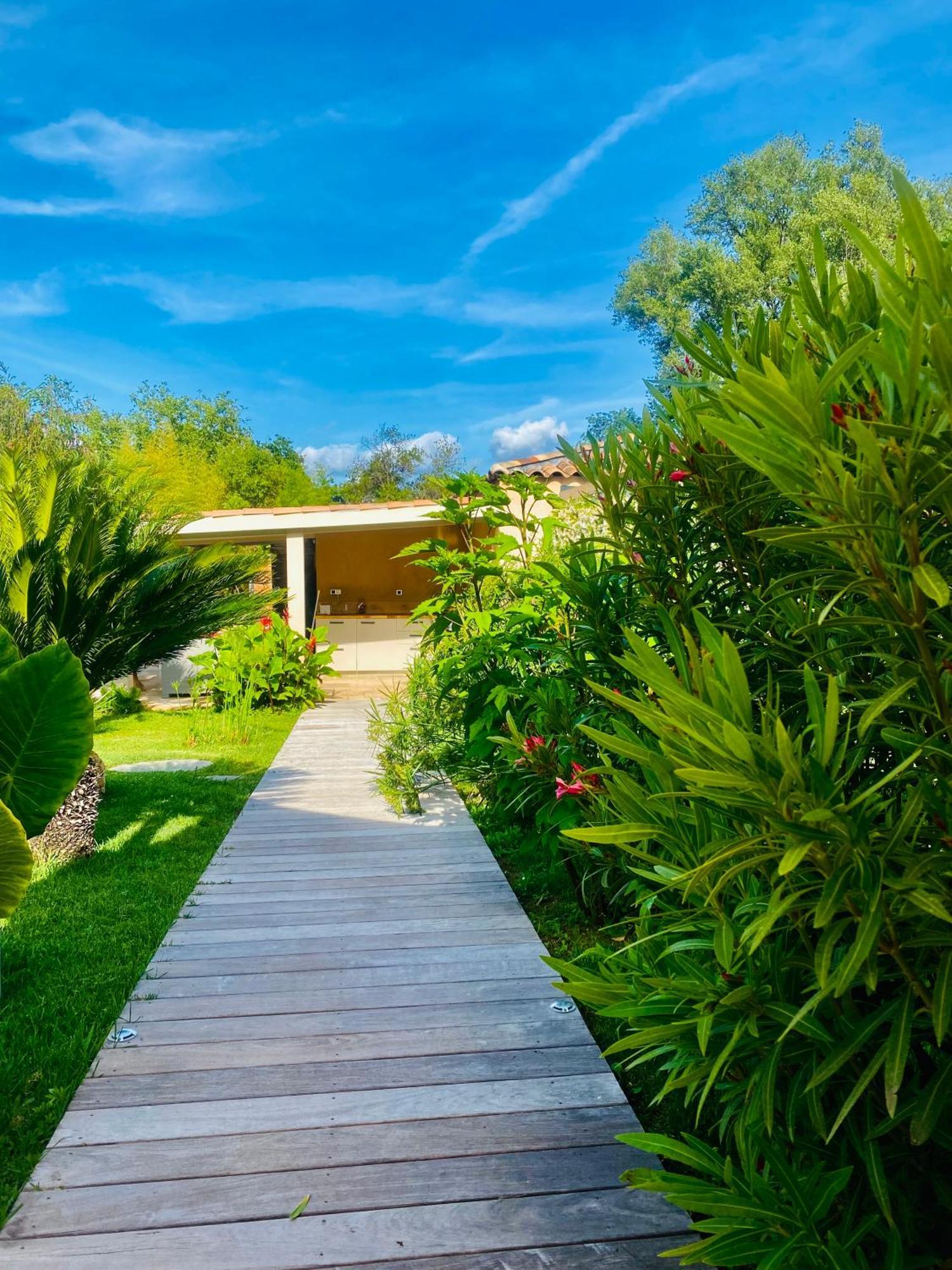 Le Cocoon Lodge Du Gapeau & Massage Solliès-Pont Extérieur photo